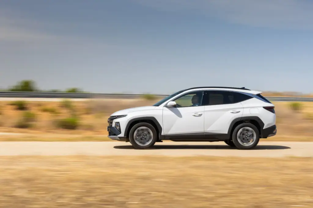 Hyundai Tucson 1.6 CRDI 48V: Cuando no seguir las normas tiene sus ventajas 10 Motor16 2026 Hyundai Tucson 16 CRDI 48 16 Motor16