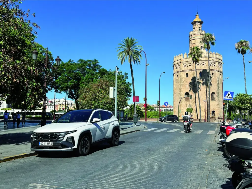 Hyundai Tucson 1.6 CRDI 48V: Cuando no seguir las normas tiene sus ventajas 4 Motor16 2026 Hyundai Tucson 16 CRDI 48 2 Motor16