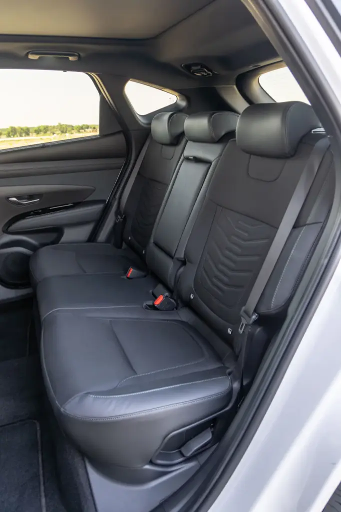 Hyundai Tucson 1.6 CRDI 48V: Cuando no seguir las normas tiene sus ventajas 21 Motor16 2026 Hyundai Tucson 16 CRDI 48 5 Motor16