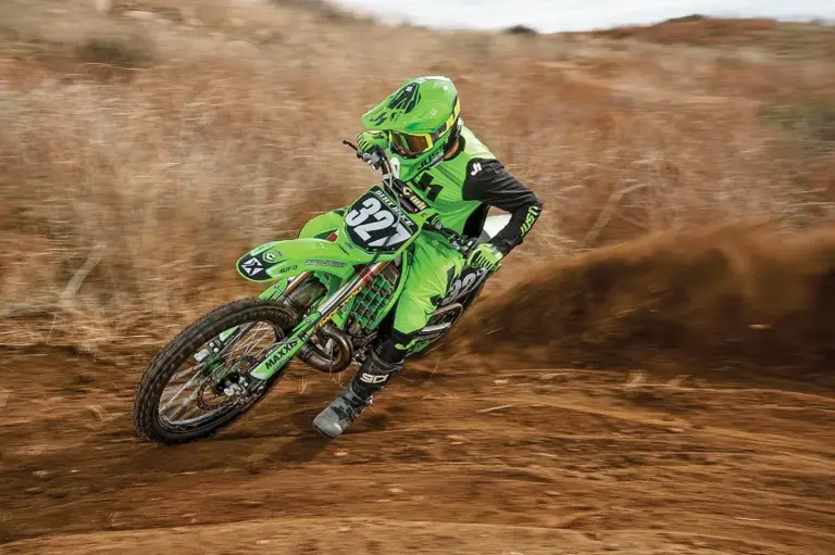 Kawasaki resucita el dos tiempos: Así es la KX327 con inyección electrónica