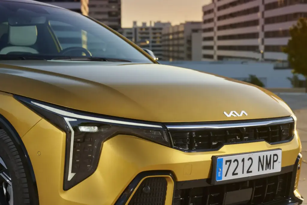 Kia K4: Conducimos el compacto que llega para que nos olvidemos de una leyenda 14 Motor16 2026 Kia K4 presentacion 26 Motor16