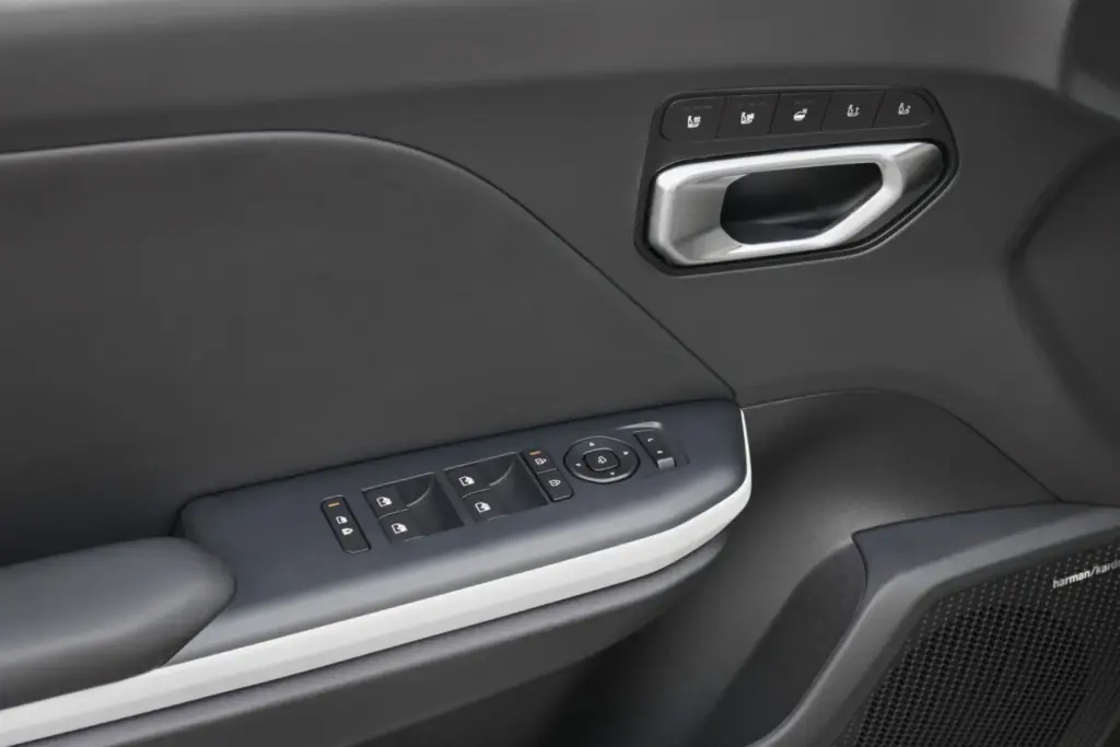 Kia K4: Conducimos el compacto que llega para que nos olvidemos de una leyenda 37 Motor16 2026 Kia K4 presentacion 4 Motor16
