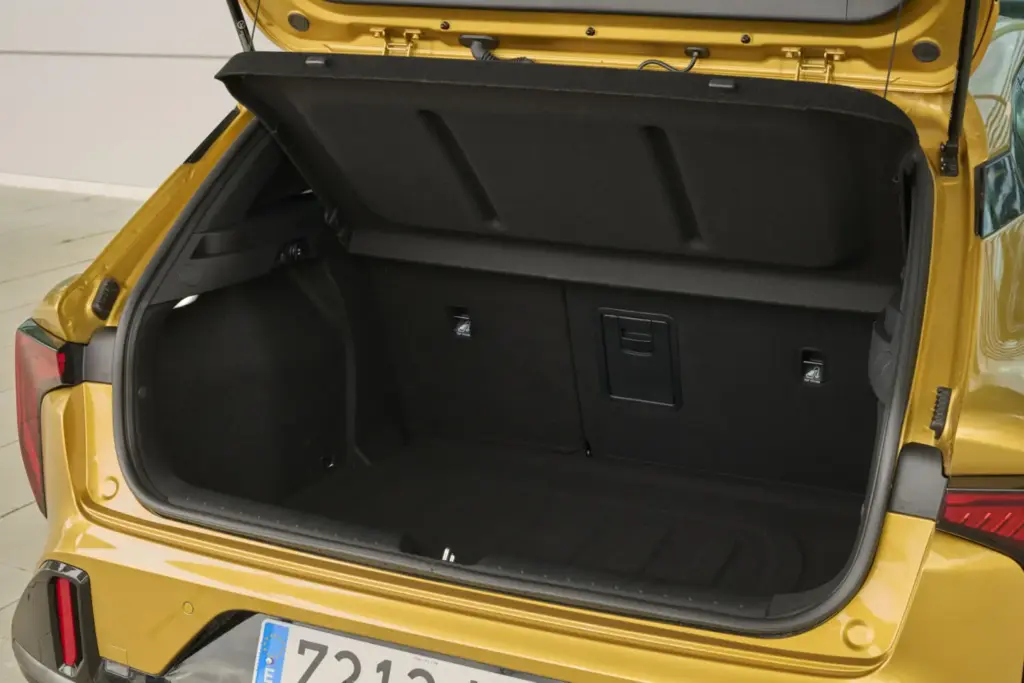 Kia K4: Conducimos el compacto que llega para que nos olvidemos de una leyenda 34 Motor16 2026 Kia K4 presentacion 7 Motor16