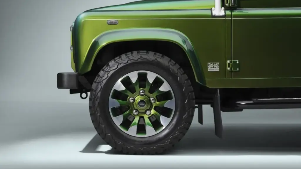 2026 Land Rover Defender Classic Color 6 Motor16