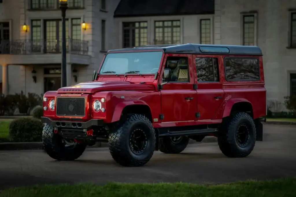 Este clásico Land Rover Defender lo construye Helderburg y pide por el lo que cuatro Range Rover a estrenar 6 Motor16 2026 Land Rover Defender Rocco Helderburg 4 Motor16