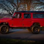 Este clásico Land Rover Defender lo construye Helderburg y pide por el lo que cuatro Range Rover a estrenar