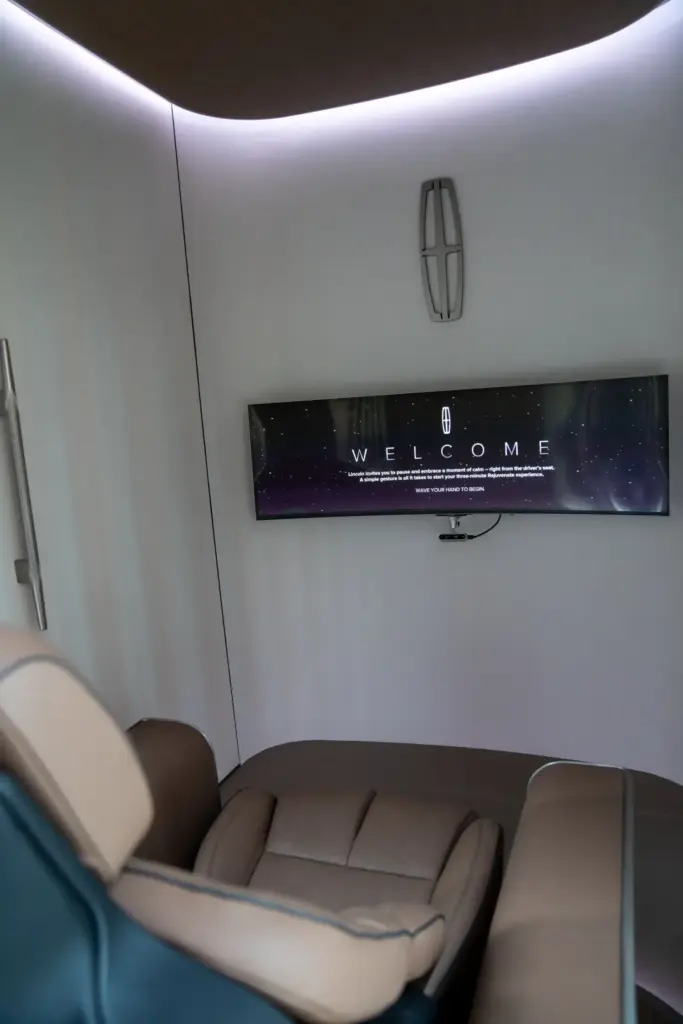 Lo más de lo más de Lincoln no tiene ruedas y promete una experiencia sensorial única en el mundo 18 Motor16 2026 Lincoln Sanctuary wc retrete 15 Motor16