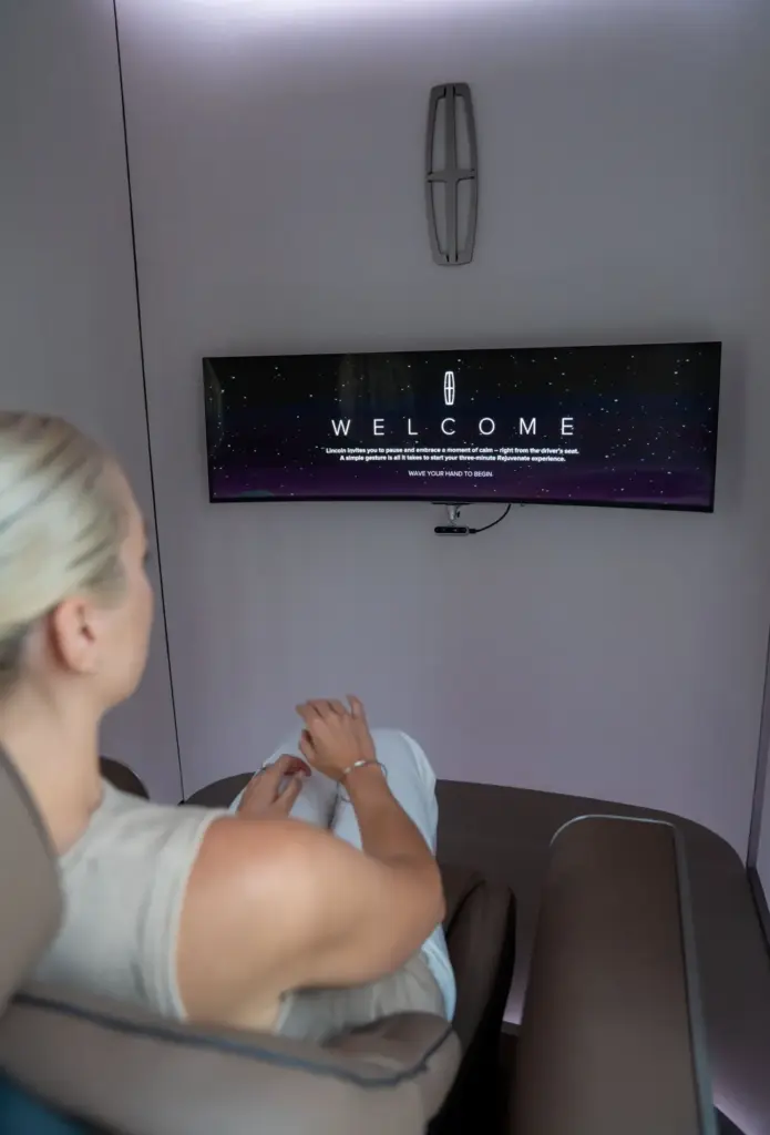 Lo más de lo más de Lincoln no tiene ruedas y promete una experiencia sensorial única en el mundo 15 Motor16 2026 Lincoln Sanctuary wc retrete 9 Motor16