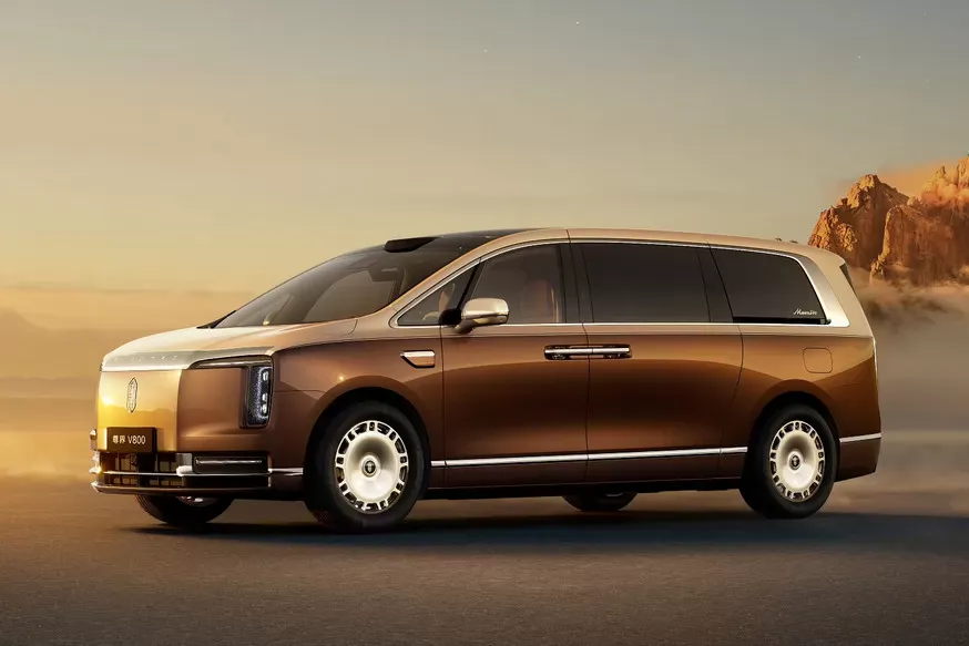 Maextro V800: Huawei ha creado el monovolumen que hubiera soñado Rolls-Royce 6 Motor16 2026 Maextro V800 1 Motor16