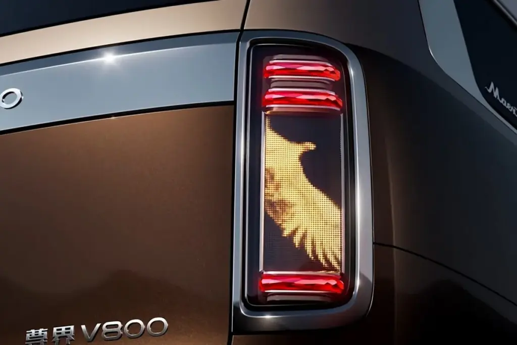 Maextro V800: Huawei ha creado el monovolumen que hubiera soñado Rolls-Royce 1 Motor16 2026 Maextro V800. Imagen piloto.