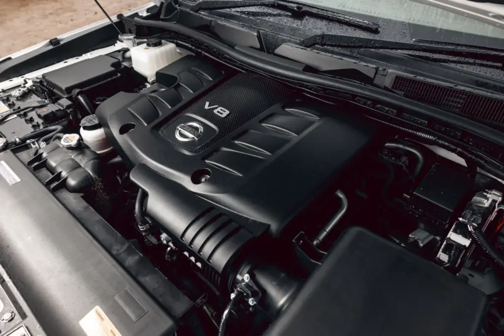 2026 Nissan Patrol Y62 V8. Imagen motor.