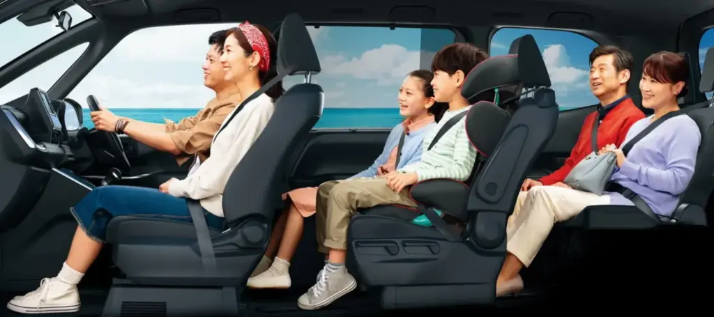 Landy: El monovolumen para ocho que de Suzuki tan solo tiene los emblemas 4 Motor16 2026 Suzuki Landy. Imagen interior.