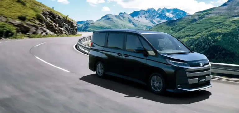 Landy: El monovolumen para ocho que de Suzuki tan solo tiene los emblemas