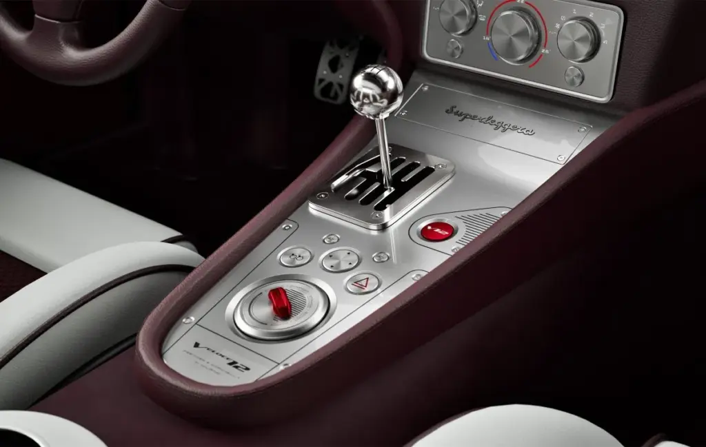 2026 Touring Superleggera V12Veloce Aperta 10 Motor16