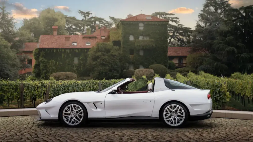 2026 Touring Superleggera V12Veloce Aperta 15 Motor16