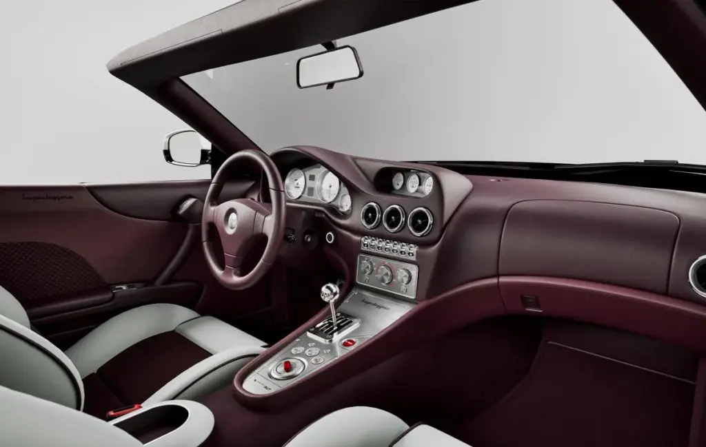 2026 Touring Superleggera Veloce12 Aperta. Imagen interior.