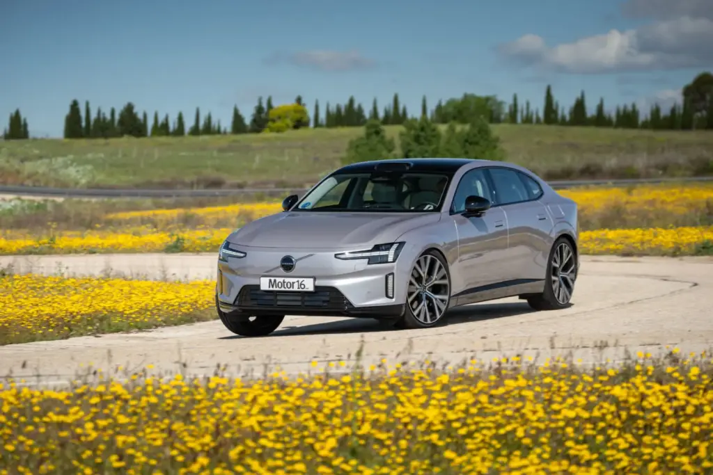 2026 Volvo ES90 Extended Range Prueba 12 Motor16