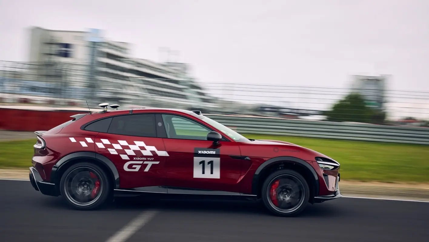 2026 Xiaomi YU7 GT. Récord Nürburgring autónomo. Imagen portada.