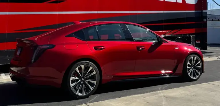 Callaway convierte un Cadillac CT5-V Blackwing en una berlina con 790 CV y tres pedales para exprimir al máximo