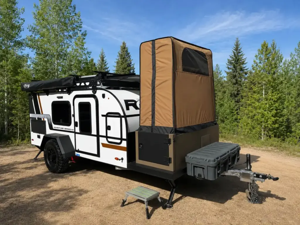 Encore RV se ha marcado una caravana compacta a la que no le falta detalle: Incluso tiene WC 3 Motor16 2026 caravana Encore RV ROG 12RK 5 Motor16