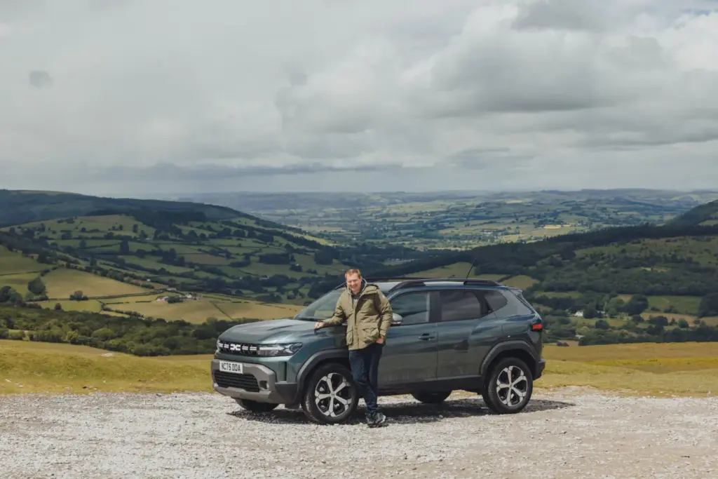 2026 dacia duster hybrid kevin booker 12 Motor16