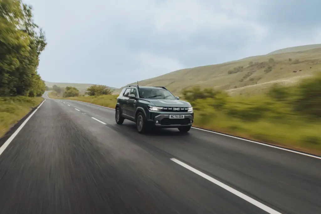 2026 dacia duster hybrid kevin booker 16 Motor16