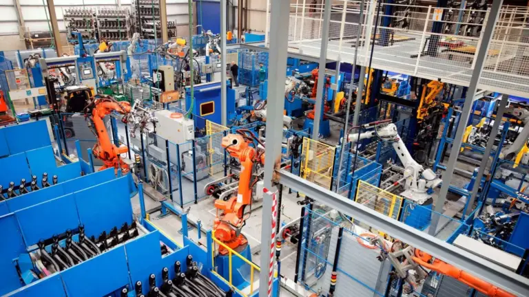 Gestamp devuelve 11 millones del Perte: el primer gran fracaso del coche eléctrico en España