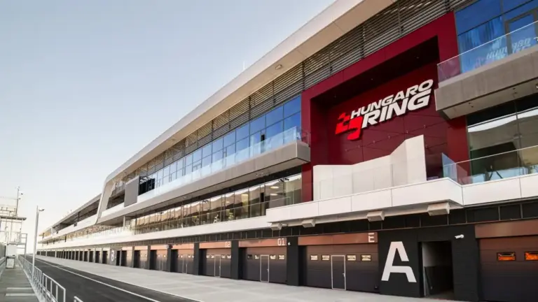 Bagnaia desvela el cambio: MotoGP cambia Balaton Park por Hungaroring en 2027