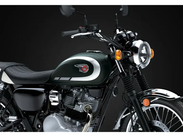 Kawasaki paraliza la venta de la W230 ABS por un fallo en los intermitentes: llamada a revisión oficial