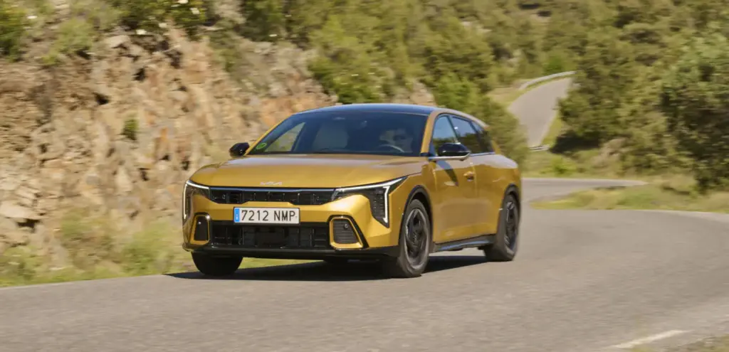 Euro NCAP 2026: el CUPRA Raval logra cinco estrellas y otros tres coches chinos también obtienen la máxima nota en seguridad 5 Motor16 2026 Kia K4. Al Volante. Imagen portada.