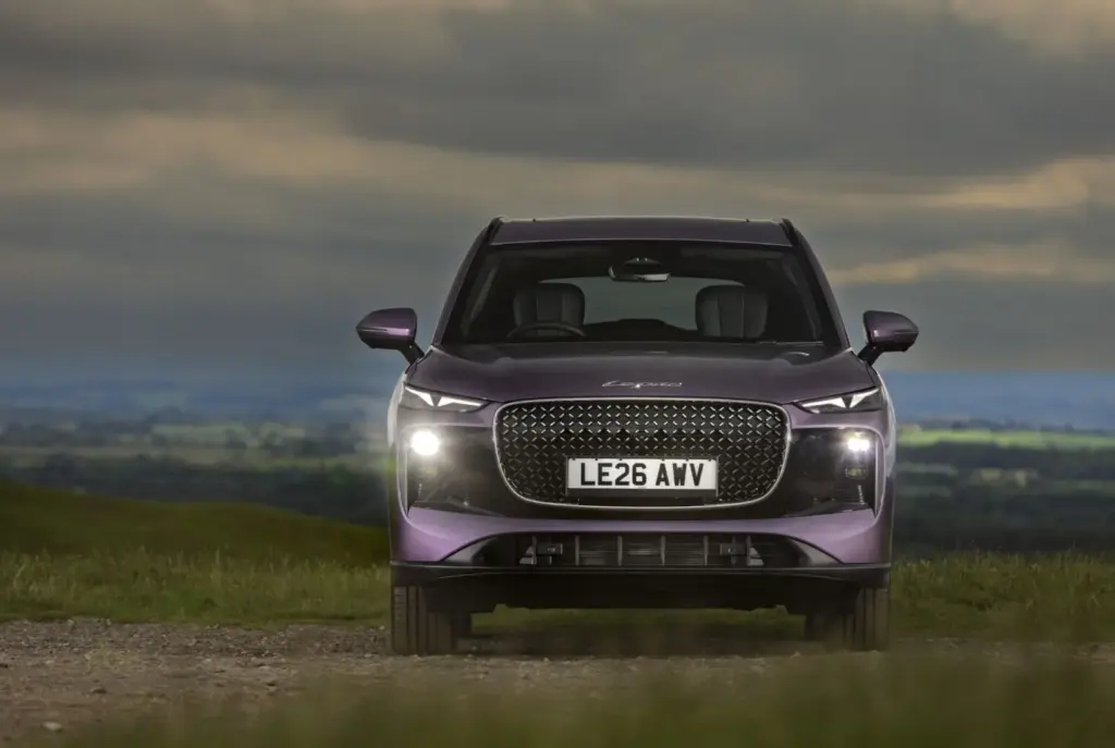 2026 LEPAS L8. UK. Imagen frontal.