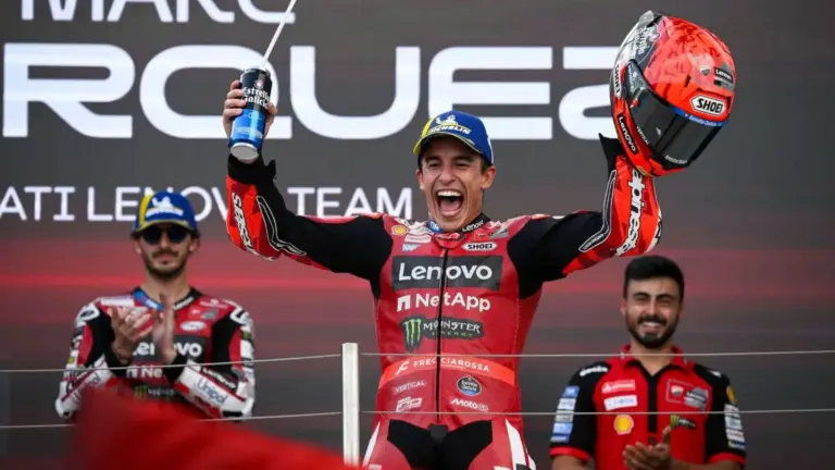 Marc Márquez suma su victoria 100 en MotoGP y recorta distancia en el mundial