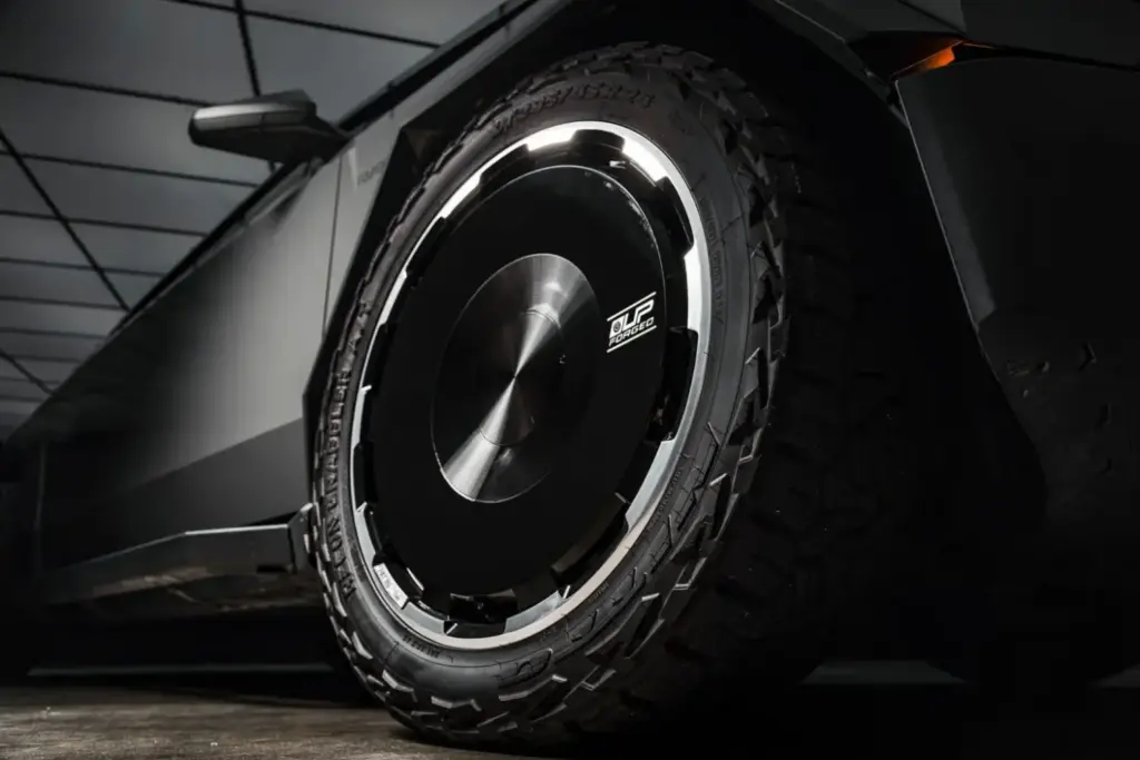 El Tesla Cybertruck puede rodar sobre llantas de 24 pulgadas gracias a Unplugged Performance 9 Motor16 2026 tesla cybertruck llantas cybrdisc up 5 Motor16