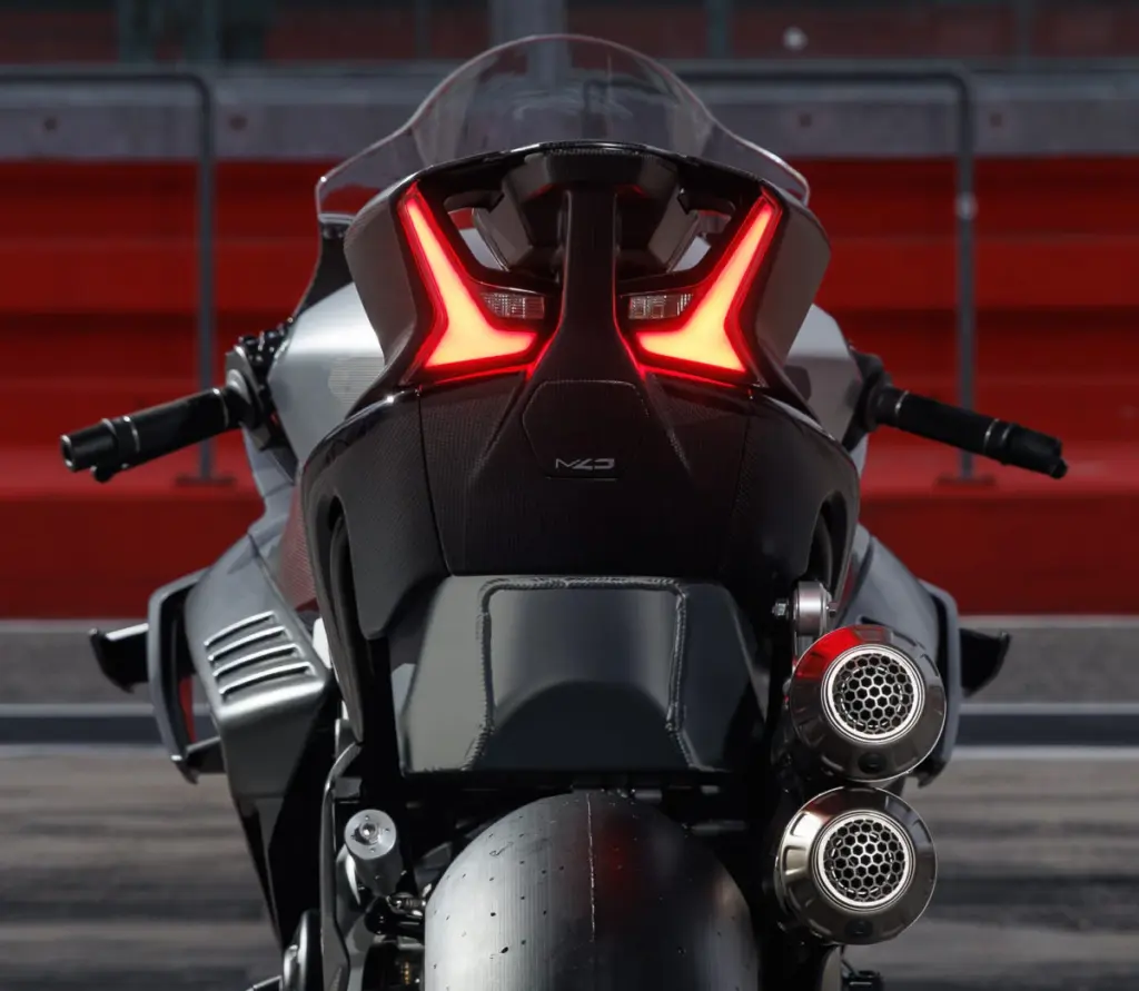 La CFMoto V4 SR-RR supera los 315 km/h en pruebas oficiales: la superbike china bate récords 1 Motor16 cfmoto