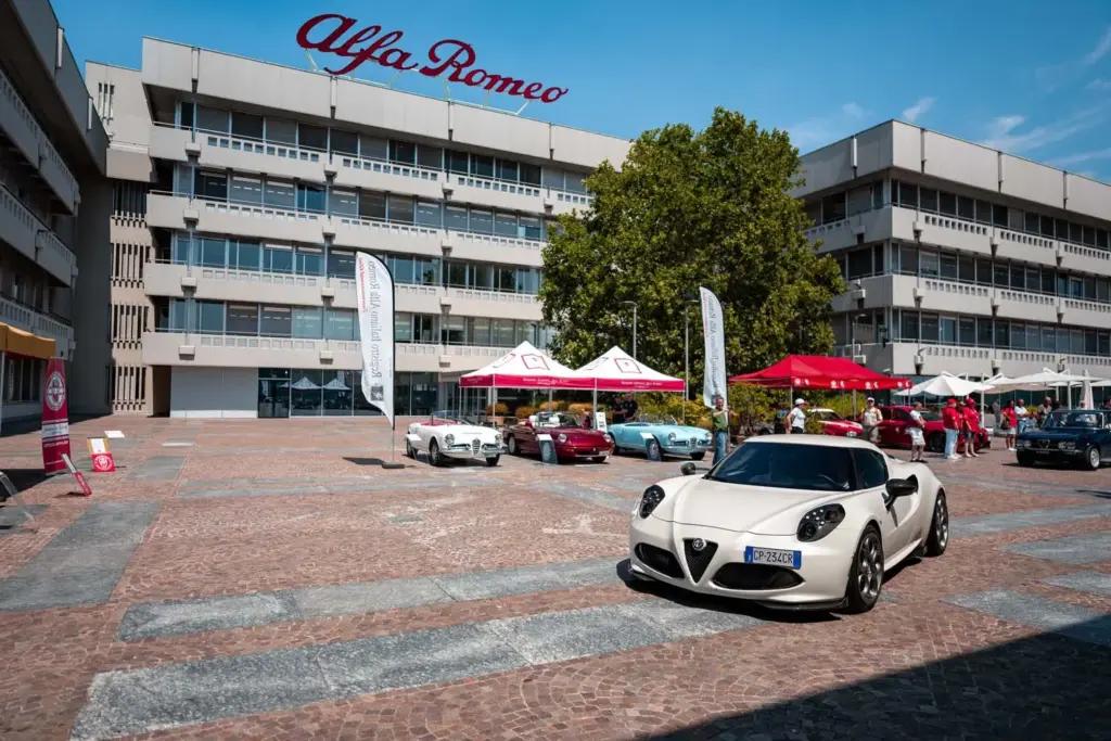ALFA ROMEO 50 ANIVERSARIO MUSEO12 Motor16