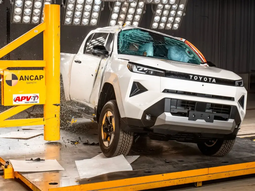 La Toyota Hilux BEV y los dos Subaru eléctricos obtienen cinco estrellas ANCAP 15 Motor16 Los últimos puntajes ANCAP, el equivalente de Euro NCAP en Australia y Nueva Zelanda, certifican el puntaje máximo de seguridad para Toyota Hilux BEV, Subaru Trailseeker y Subaru Uncharted. El BMW Serie 1 y el BMW Serie 2 Gran Coupé están apenas por debajo de las cuatro estrellas.