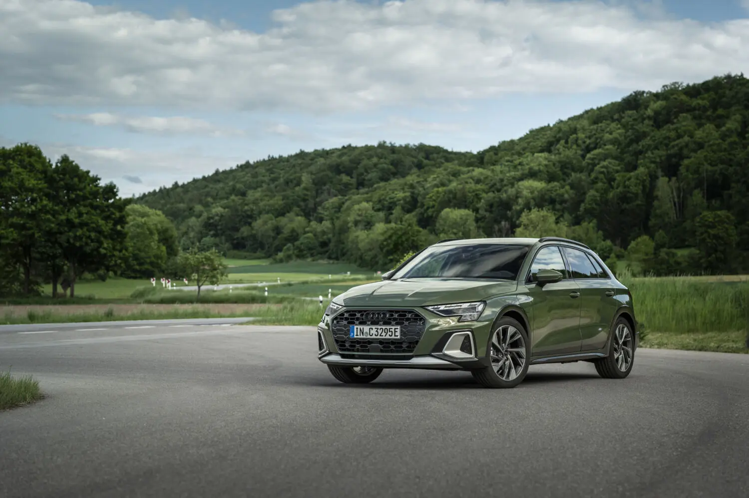 Audi actualiza el A3: nuevo interior más digital, más asistentes a la conducción…