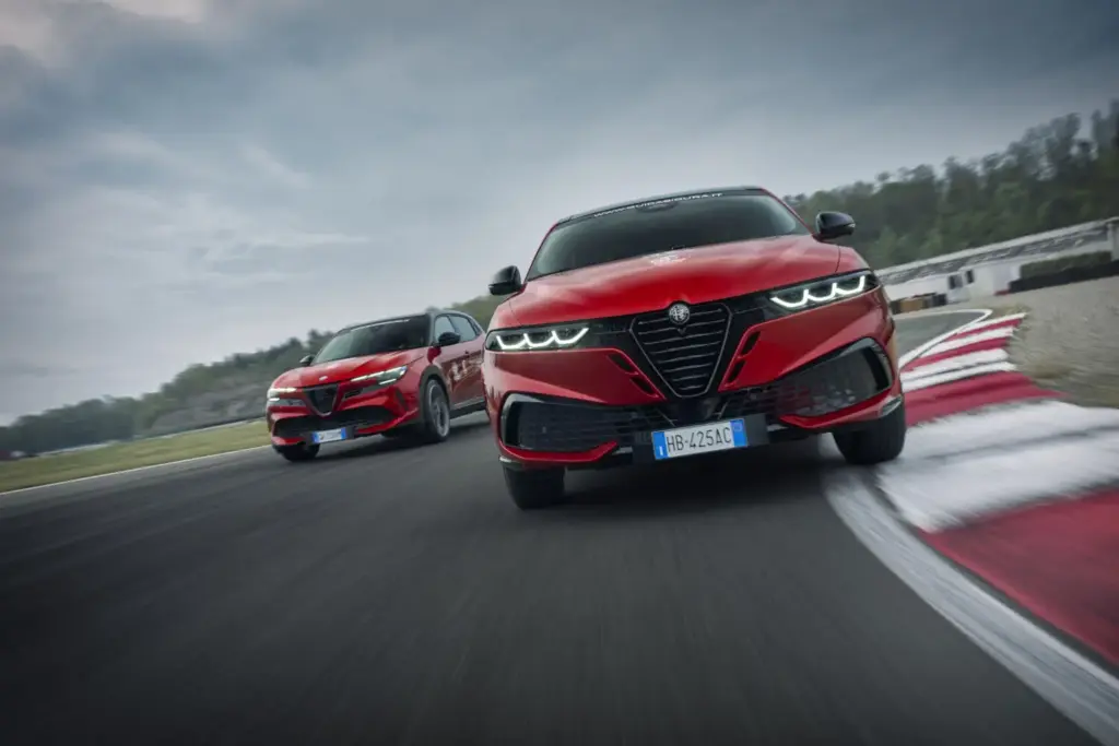 Los Alfa Romeo Giulia y Stelvio Quadrifoglio vienen “equipados” con un curso en circuito 11 Motor16 Alfa Romeo Driving Academy giulia quadrifoglio stelvio circuito varano 27 Motor16