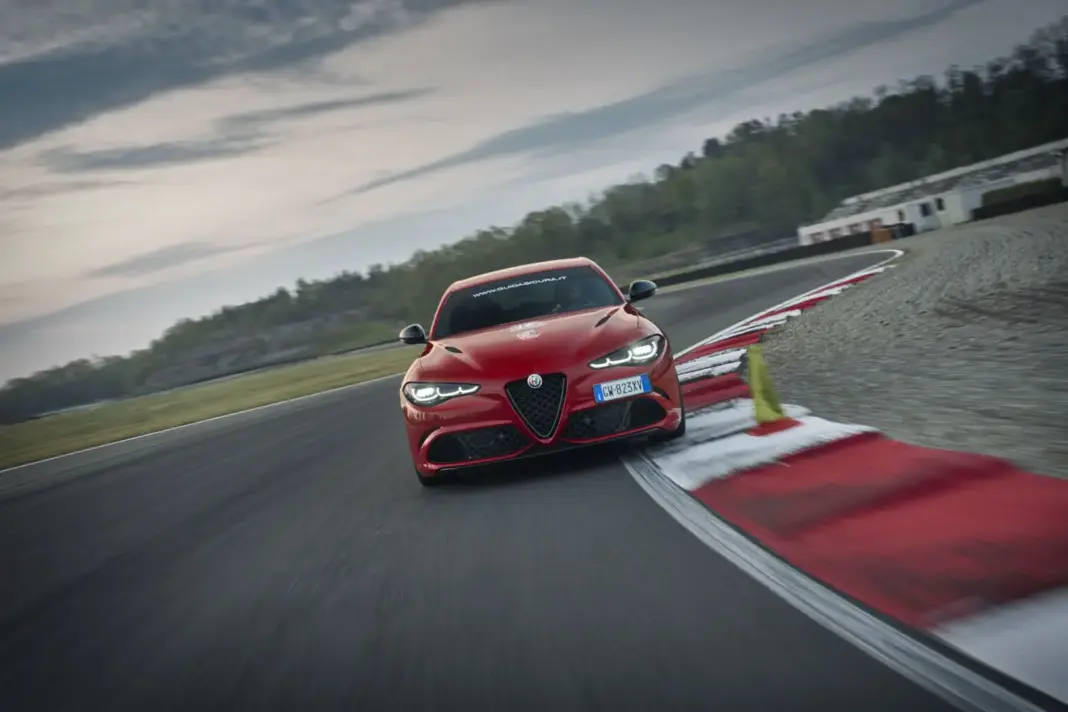 Alfa-Romeo-Driving-Academy-giulia-quadrifoglio-stelvio-circuito-varano (31) Alfa Romeo Driving Academy giulia quadrifoglio stelvio circuito varano 31 Motor16