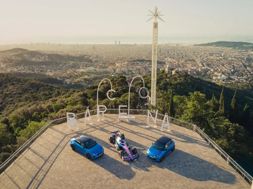 Alpine lleva la Fórmula 1 al centro de Barcelona: simuladores, el A526 en la calle y ofertas exclusivas para comprar un eléctrico 4 Motor16 Alpine Race Week GP Barcelona 1 Motor16
