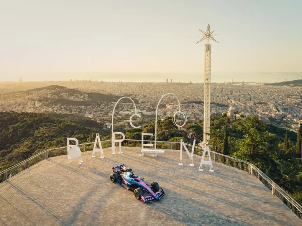 Alpine lleva la Fórmula 1 al centro de Barcelona: simuladores, el A526 en la calle y ofertas exclusivas para comprar un eléctrico 8 Motor16 Alpine Race Week GP Barcelona 9 Motor16