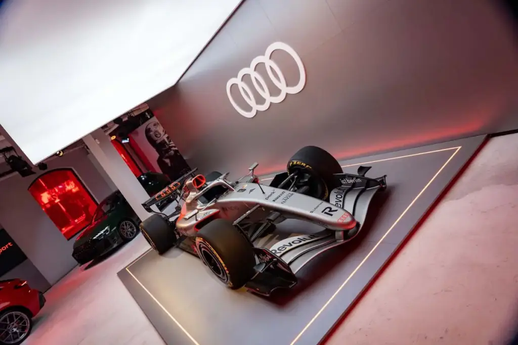 Audi acerca su monoplaza de F1 a los fans: dónde ver el R26 y participar en otras propuestas de la marca 13 Motor16 Audi F1 pop up store 12 Motor16