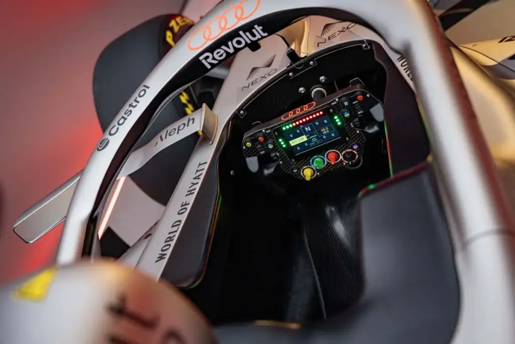 Audi acerca su monoplaza de F1 a los fans: dónde ver el R26 y participar en otras propuestas de la marca 14 Motor16 Audi F1 pop up store 13 Motor16