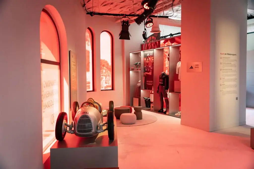 Audi acerca su monoplaza de F1 a los fans: dónde ver el R26 y participar en otras propuestas de la marca 17 Motor16 Audi F1 pop up store 16 Motor16