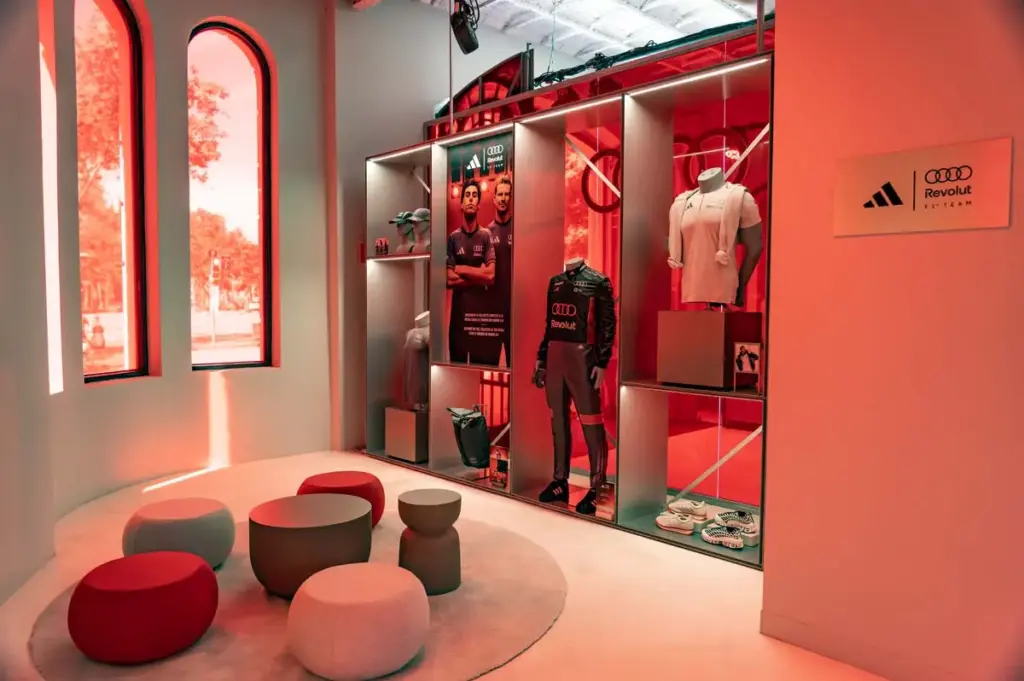 Audi acerca su monoplaza de F1 a los fans: dónde ver el R26 y participar en otras propuestas de la marca 4 Motor16 Audi F1 pop up store 2 Motor16