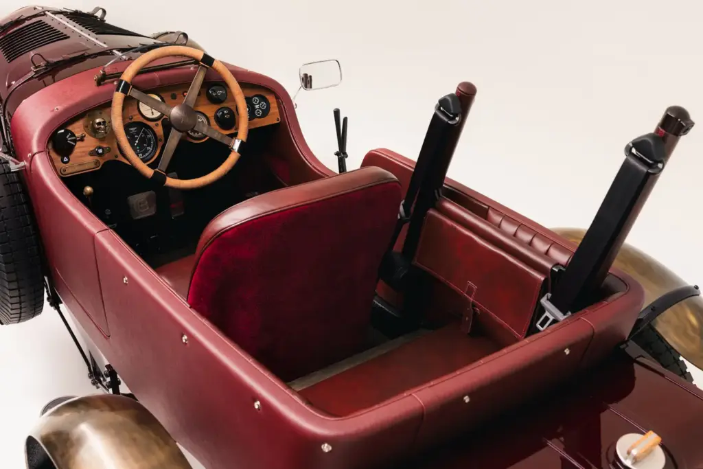 BENTLEY BLOWER JNR DE HEDLEY STUDIOS PARA JASON MOMOA 12 Motor16