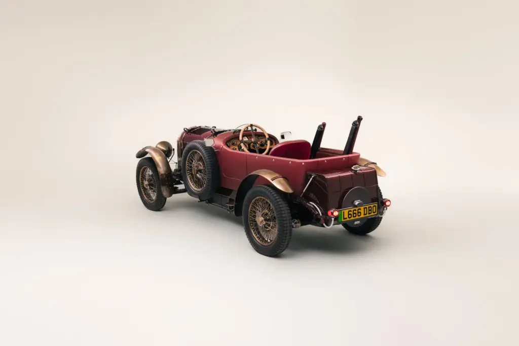 BENTLEY BLOWER JNR DE HEDLEY STUDIOS PARA JASON MOMOA 22 Motor16