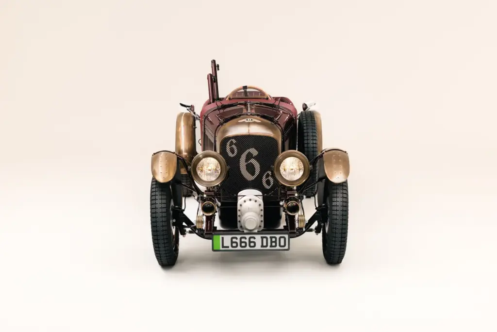 BENTLEY BLOWER JNR DE HEDLEY STUDIOS PARA JASON MOMOA 4 Motor16