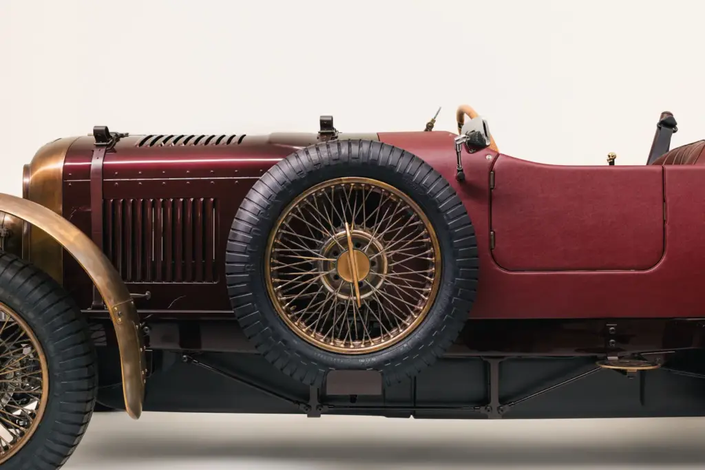 BENTLEY BLOWER JNR DE HEDLEY STUDIOS PARA JASON MOMOA 9 Motor16