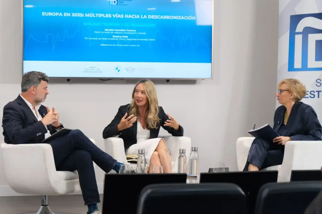 BMW Group defiende la neutralidad tecnológica como vía para la descarbonización del transporte en Europa 4 Motor16 BMW susana solis y nicol Motor16